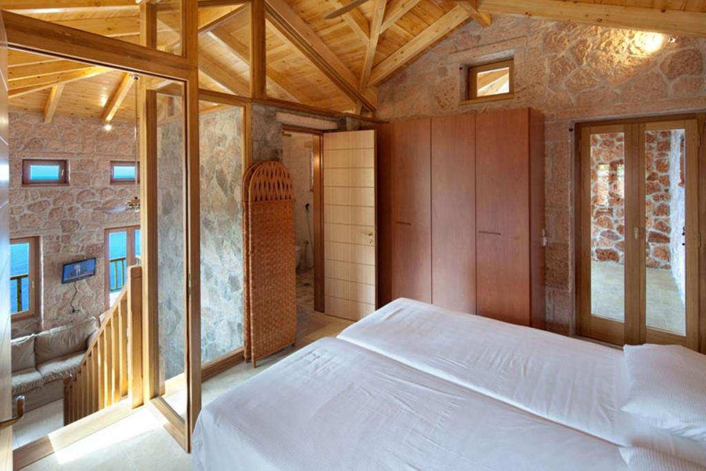 Beyond Villas Agios Nikitas Room photo